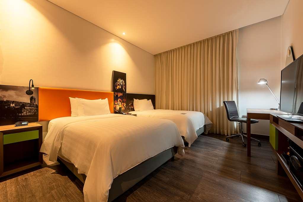 Hampton By Hilton Cartagena Hotel Room photo